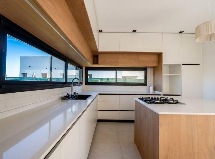Casa · 210m² · 5 Ambientes · 3 Cocheras