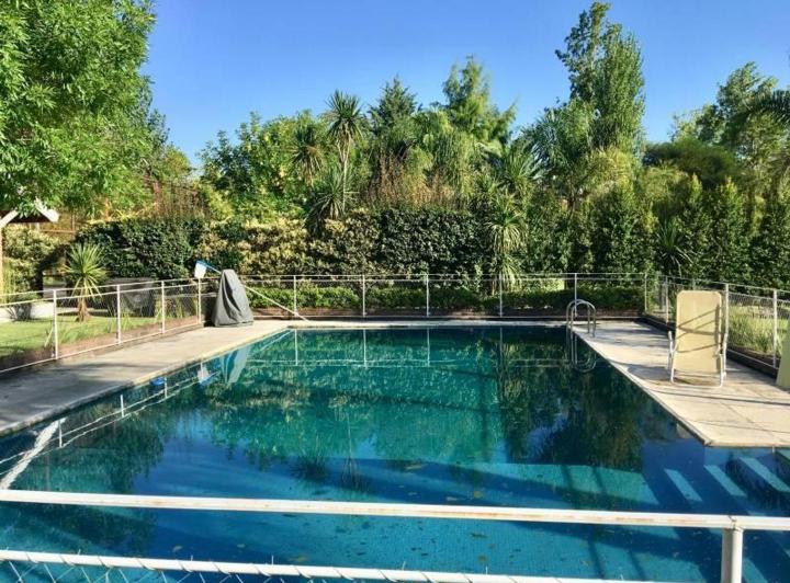 Casa · 320m² · 6 Ambientes