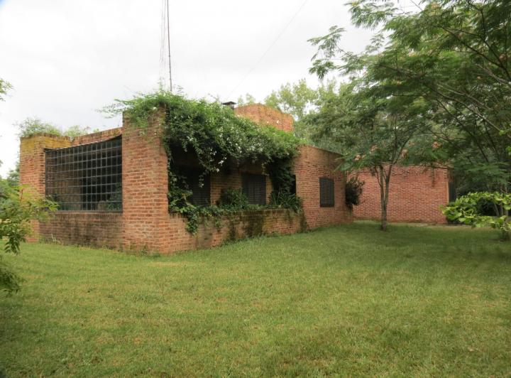 Casa · 275m² · 5 Ambientes · 4 Cocheras