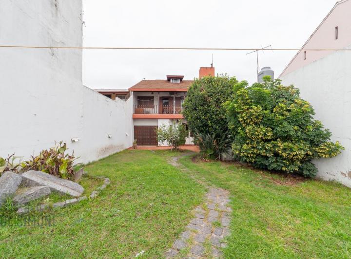 Casa · 263m² · 6 Ambientes · 2 Cocheras