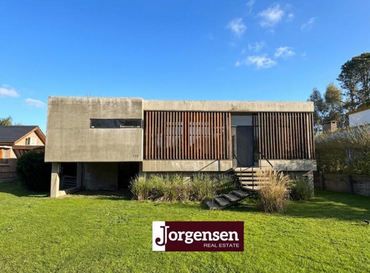 Casa · 165m² · 5 Ambientes · 1 Cochera