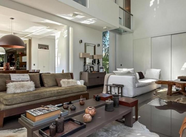 Casa · 360m² · 9 Ambientes · 2 Cocheras