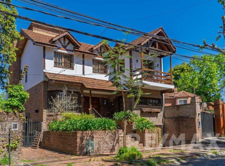 Casa · 377m² · 6 Ambientes · 1 Cochera