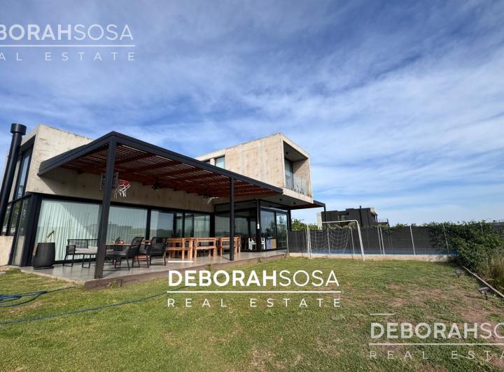 Casa · 200m² · 6 Ambientes