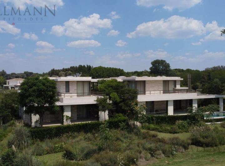 Casa · 640m² · 10 Ambientes