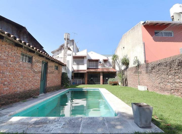 Casa · 249m² · 5 Ambientes · 1 Cochera