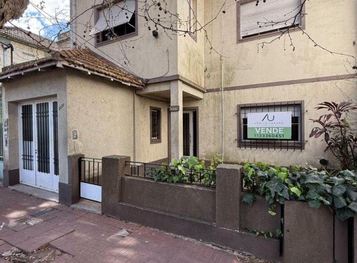Casa · 145m² · 10 Ambientes · 1 Cochera