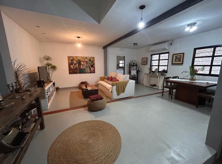 Casa · 300m² · 7 Ambientes · 1 Cochera