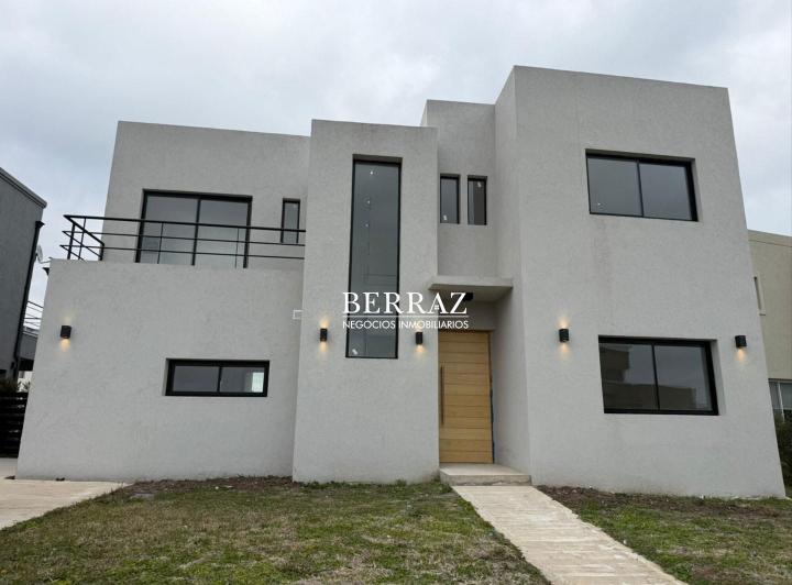 Casa · 190m² · 7 Ambientes · 1 Cochera
