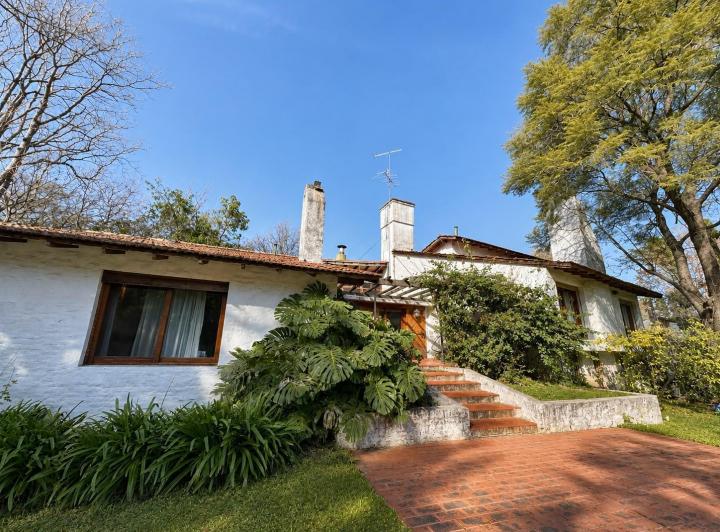 Casa · 307m² · 8 Ambientes · 3 Cocheras