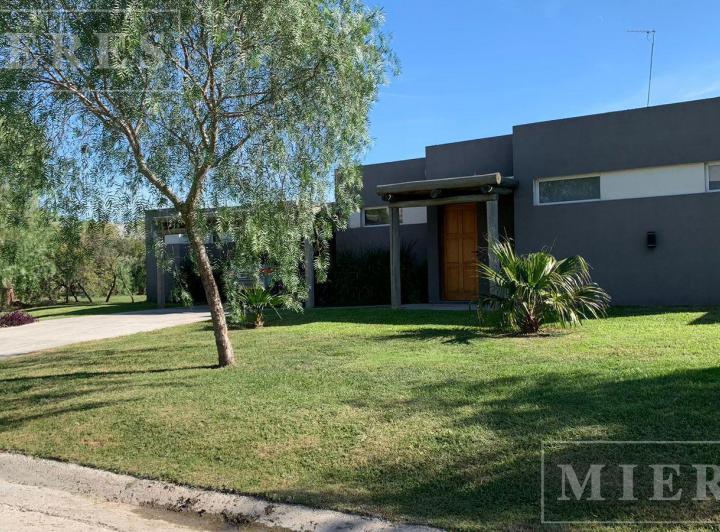 Casa · 165m² · 5 Ambientes