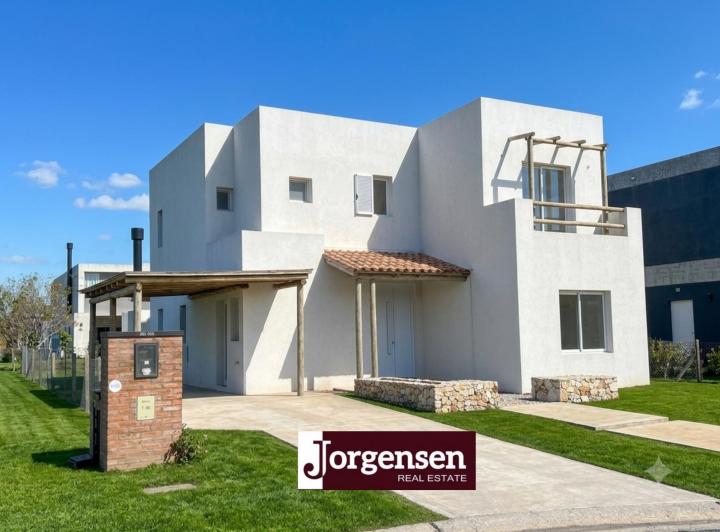 Casa · 170m² · 5 Ambientes · 1 Cochera
