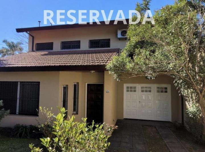 Casa · 253m² · 5 Ambientes · 2 Cocheras