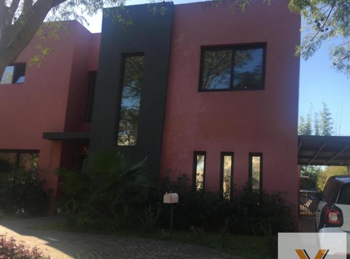 Casa · 186m² · 5 Ambientes · 2 Cocheras