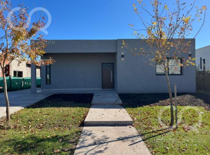 Casa · 190m² · 5 Ambientes · 2 Cocheras
