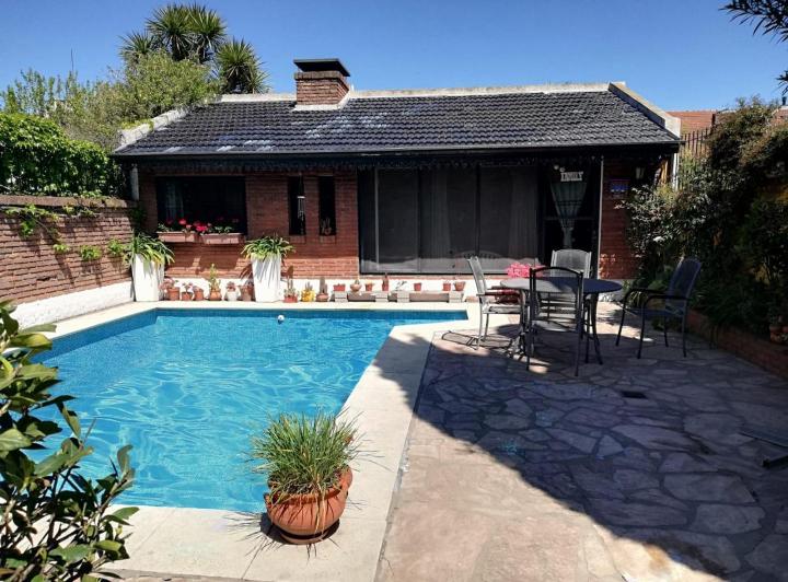 Casa · 310m² · 5 Ambientes · 2 Cocheras