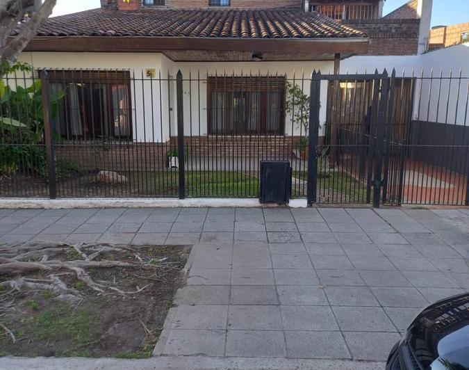 Casa · 100m² · 5 Ambientes · 1 Cochera