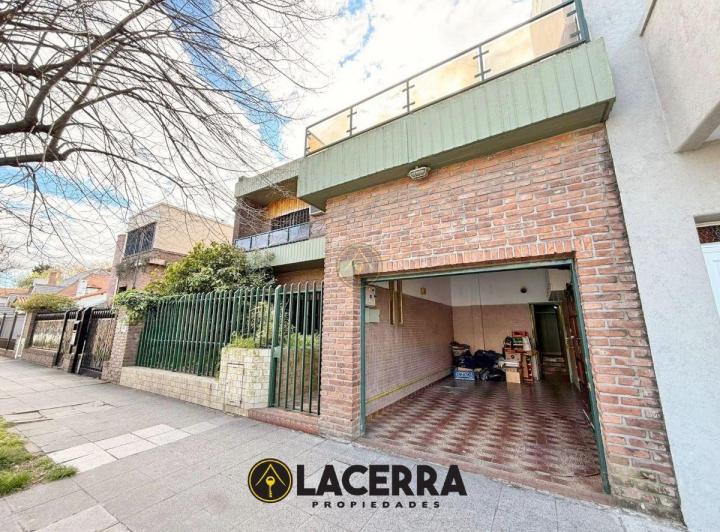 Casa · 285m² · 5 Ambientes · 1 Cochera