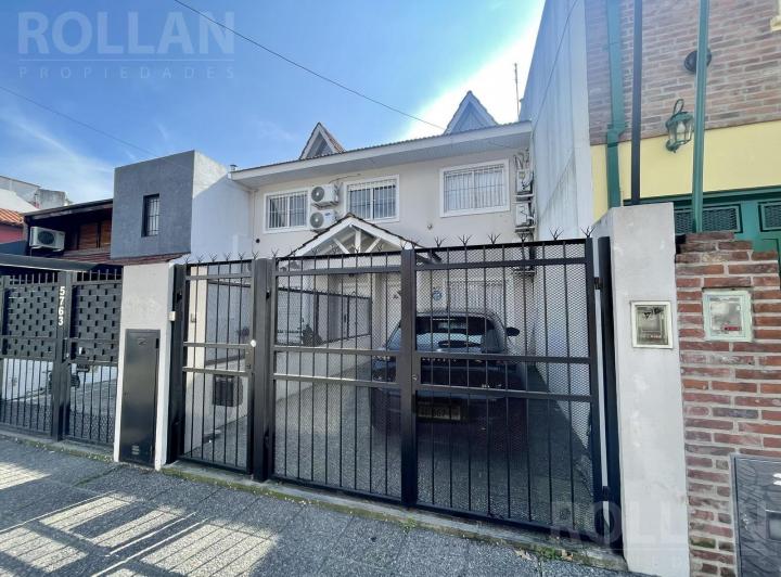 Casa · 122m² · 5 Ambientes · 1 Cochera