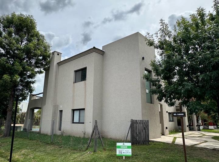 Casa · 350m² · 8 Ambientes · 2 Cocheras