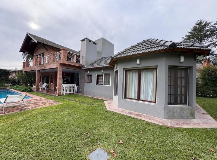 Casa · 170m² · 5 Ambientes