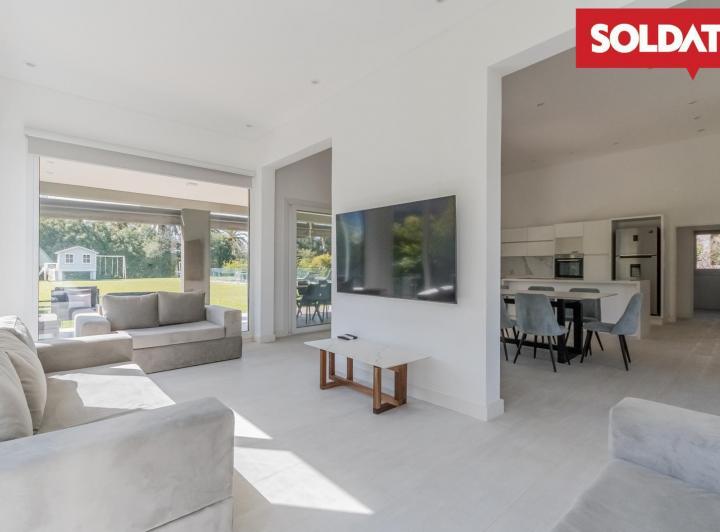 Casa · 180m² · 5 Ambientes · 2 Cocheras