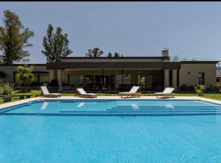 Casa · 500m² · 5 Dormitorios