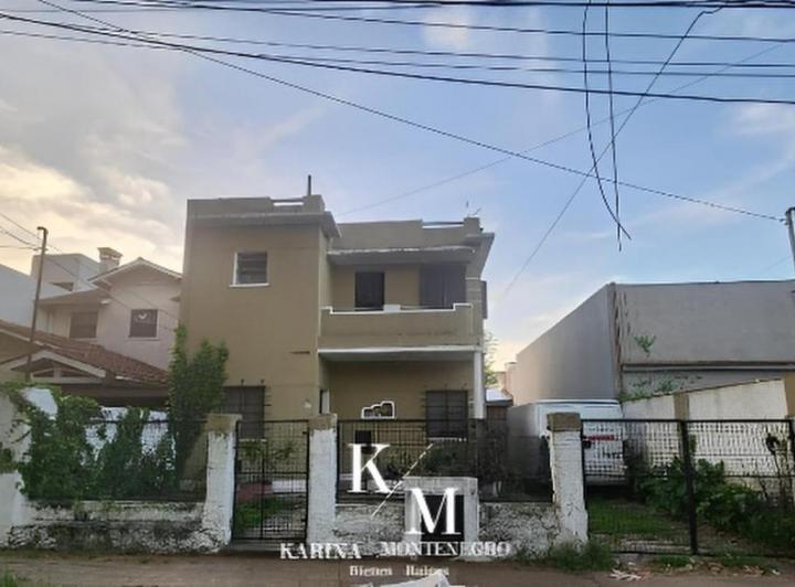 Casa · 240m² · 5 Ambientes · 5 Cocheras