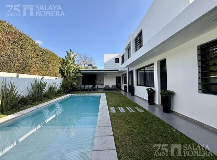 Casa · 480m² · 6 Ambientes · 2 Cocheras