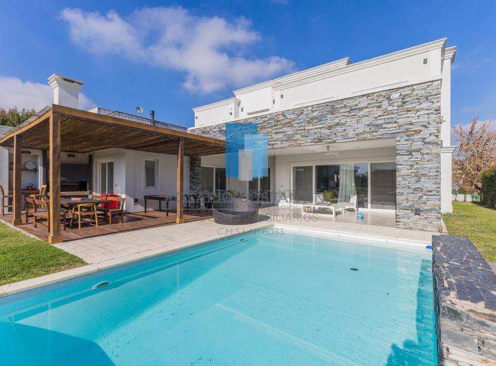 Casa · 365m² · 5 Dormitorios