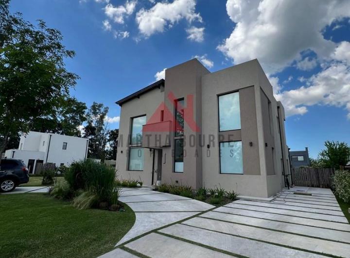 Casa · 183m² · 6 Ambientes · 1 Cochera