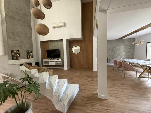 Casa · 291m² · 5 Ambientes · 3 Cocheras