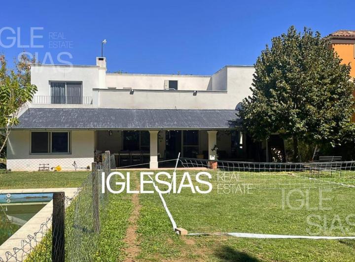 Casa · 231m² · 6 Ambientes