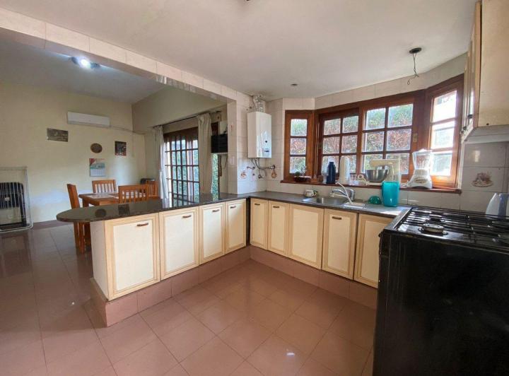 Casa · 140m² · 5 Ambientes · 1 Cochera