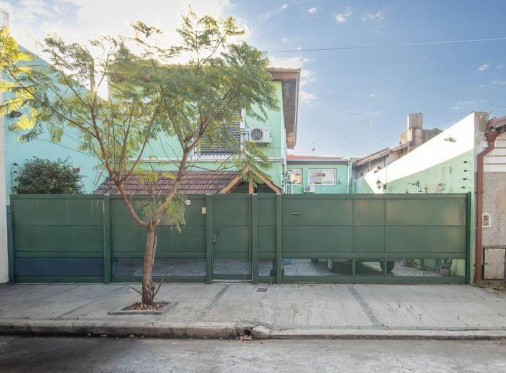 Casa · 160m² · 6 Ambientes · 1 Cochera