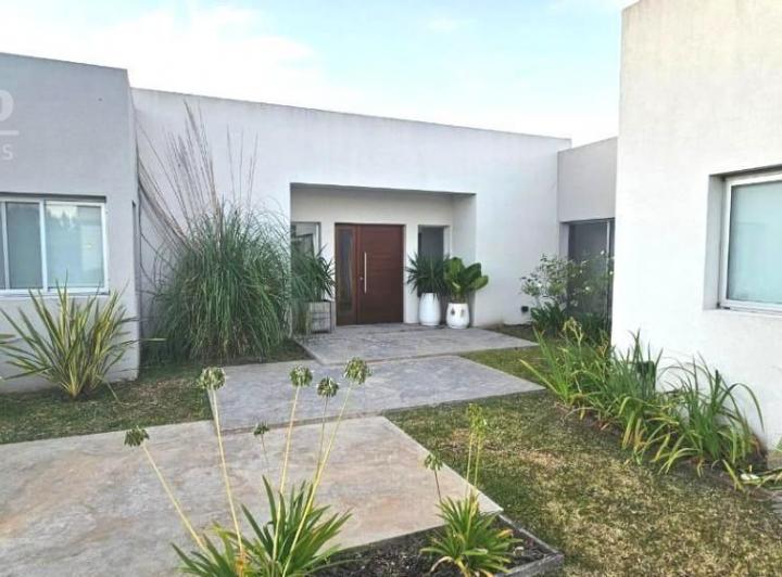 Casa · 174m² · 4 Dormitorios