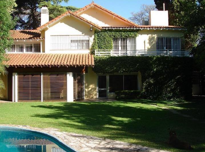 Casa · 430m² · 6 Ambientes · 2 Cocheras