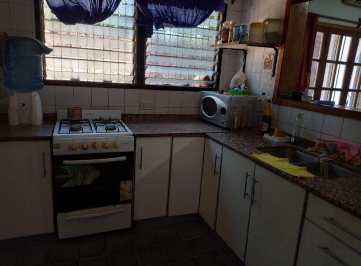 Casa · 180m² · 6 Ambientes · 1 Cochera