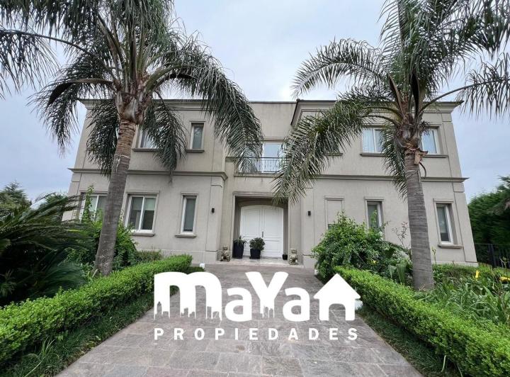 Casa · 350m² · 5 Ambientes · 7 Cocheras