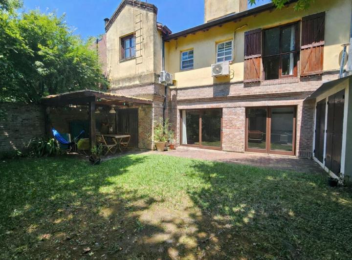 Casa · 181m² · 6 Ambientes · 2 Cocheras