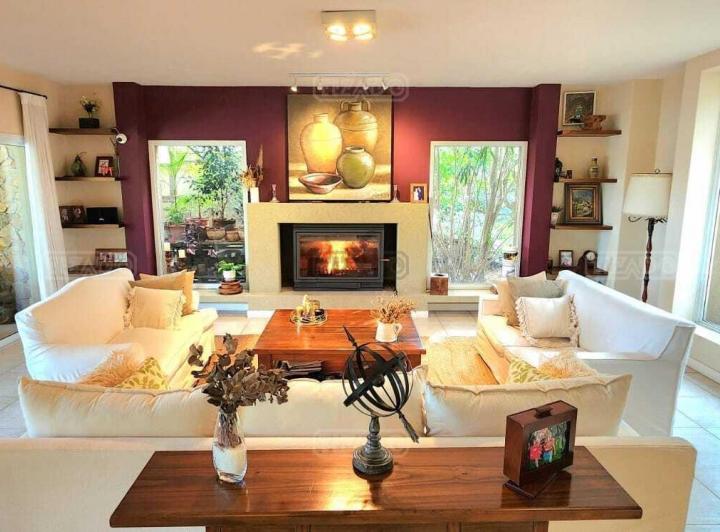Casa · 271m² · 6 Ambientes · 1 Cochera