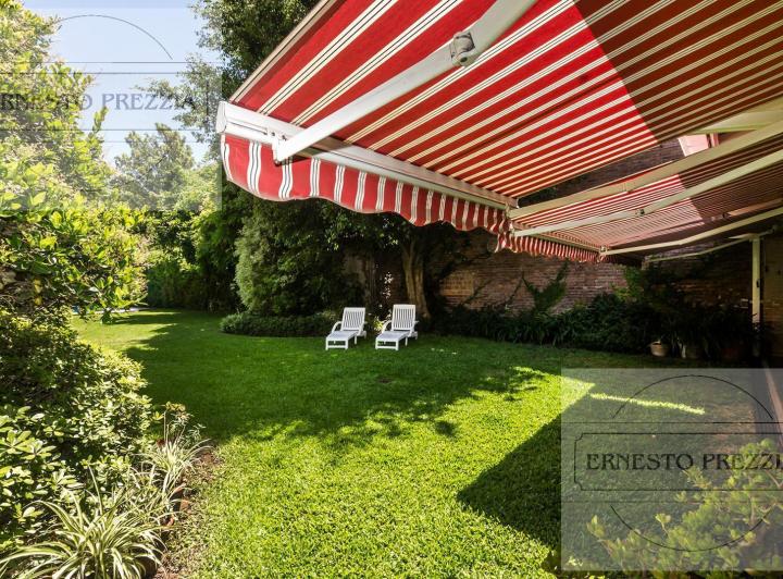 Casa · 400m² · 7 Ambientes · 2 Cocheras