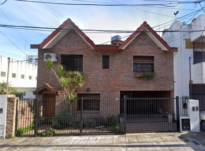 Casa · 164m² · 5 Ambientes · 1 Cochera