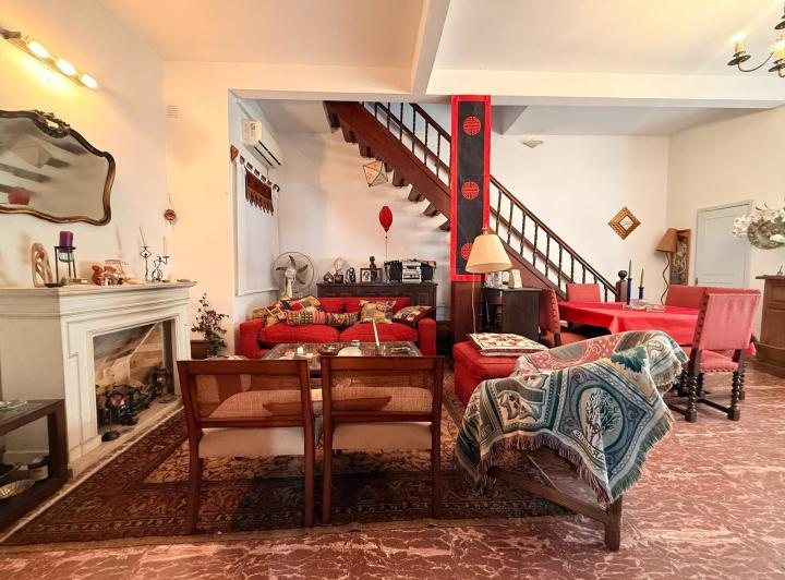 Casa · 210m² · 7 Ambientes · 1 Cochera