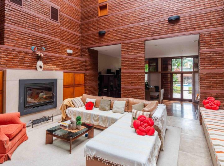 Casa · 505m² · 6 Ambientes · 3 Cocheras