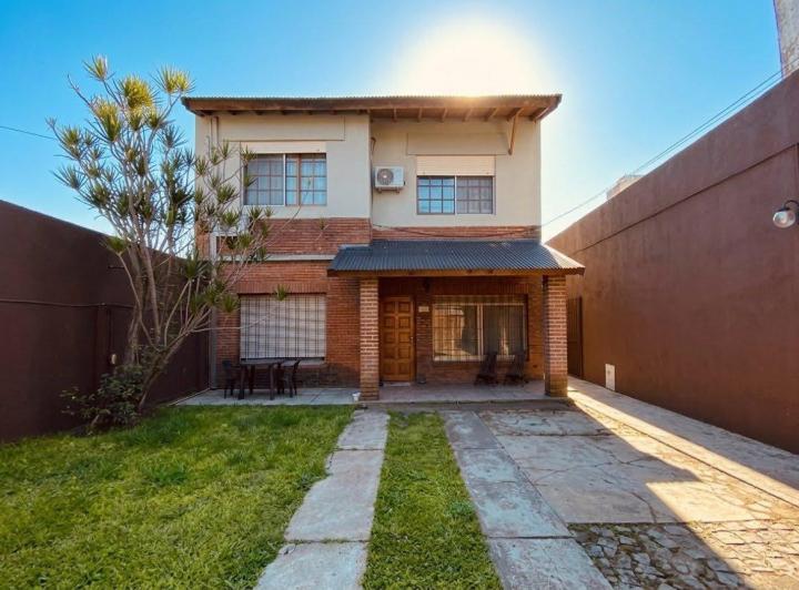 Casa · 134m² · 6 Ambientes · 3 Cocheras