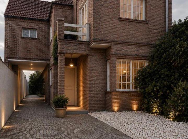 Casa · 149m² · 5 Ambientes · 3 Cocheras