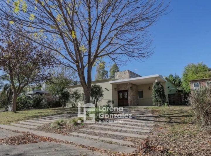 Casa · 167m² · 5 Ambientes · 6 Cocheras