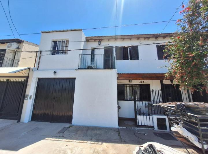 Casa · 95m² · 5 Ambientes · 2 Cocheras