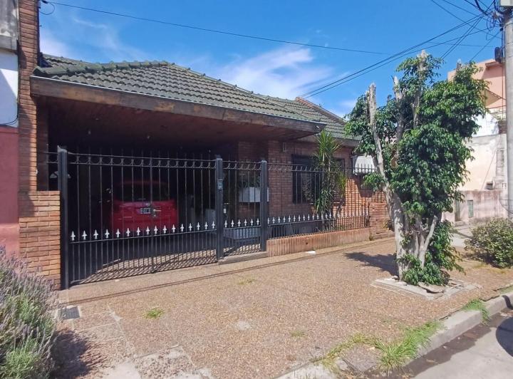 Casa · 184m² · 5 Ambientes · 1 Cochera